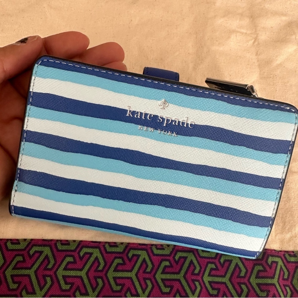 Kate Spade Wallet for Women Schuyler Medium Compact Bifold Wallet, Blue multi